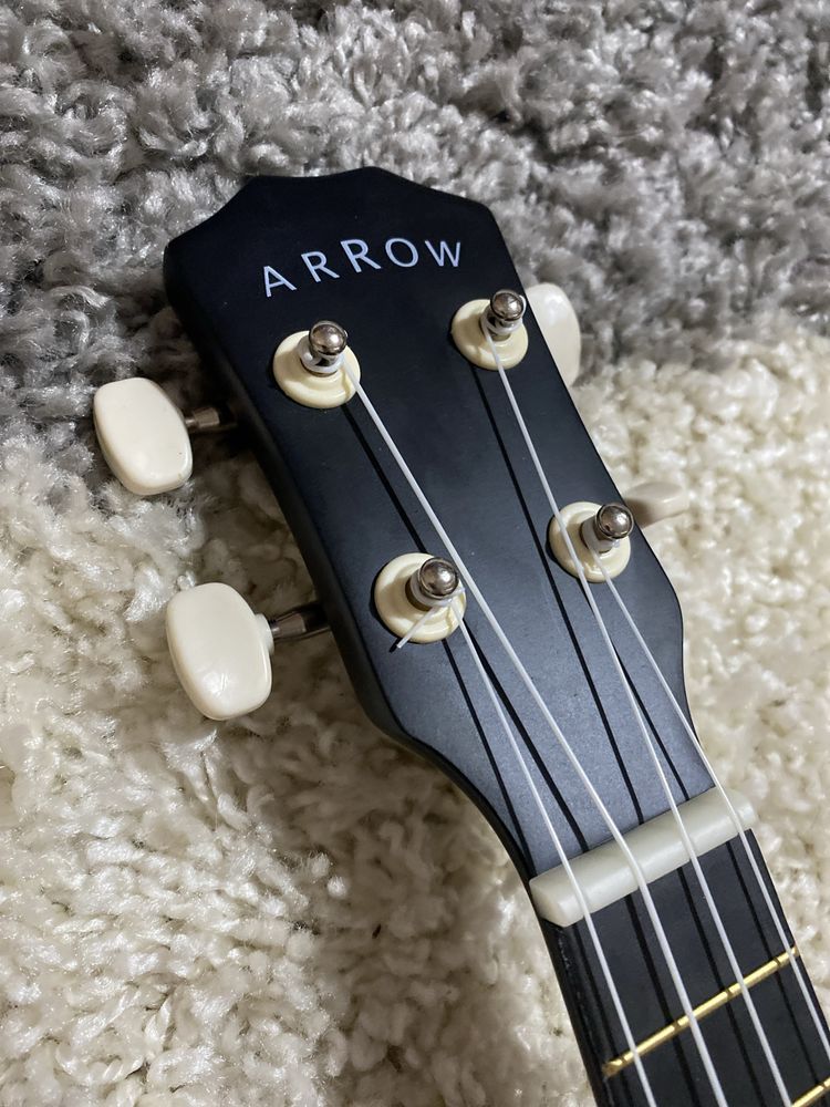 ukulele foarte bun si se aude excelent!