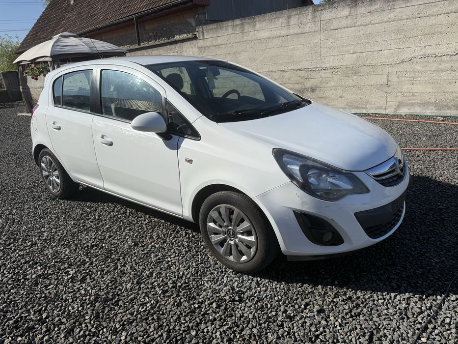 Opel Corsa 1.2 benzină/ Gpl din fabrică