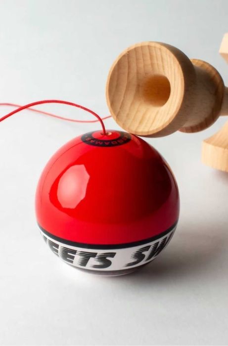 Vand kendama sweets cu gaura in base cup