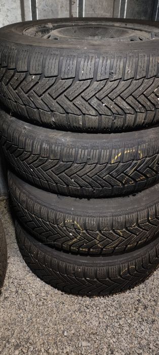 4бр Зимни гуми Мишелин 185 65 15 с джанти