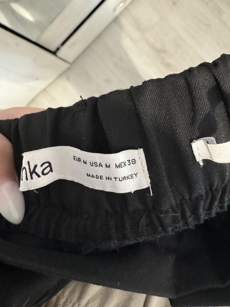 Черен панталон Bershka
