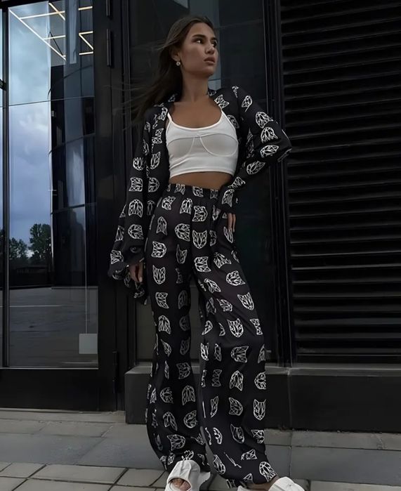 Продам костюм размер S