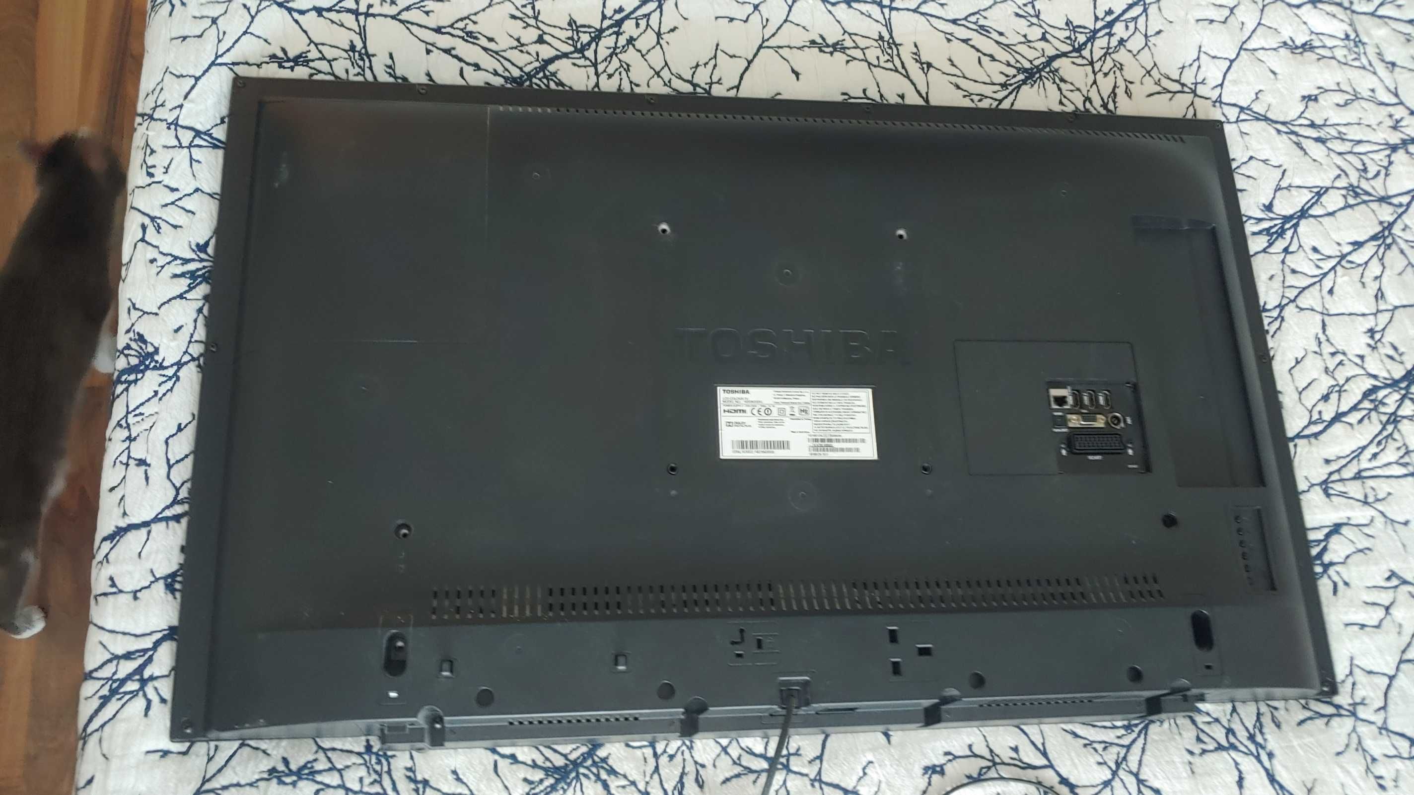 Телевизор Smart Toshiba 40, LED подсветка не работи