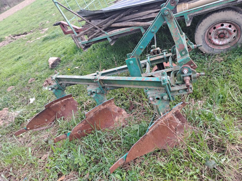 Schimb cu oi plug pentru tractor