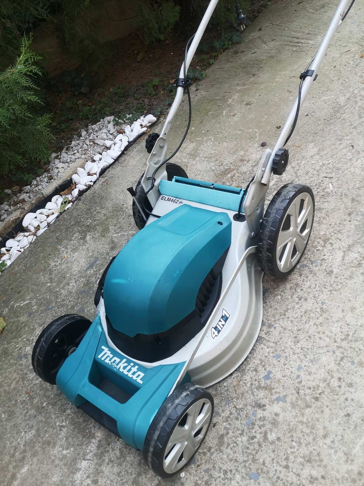 Електрическа Косачка Makita ELM462 1800W Самоходна