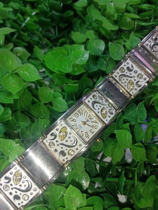 Omax Crystal Quartz часовник тип гривна - 39 лв