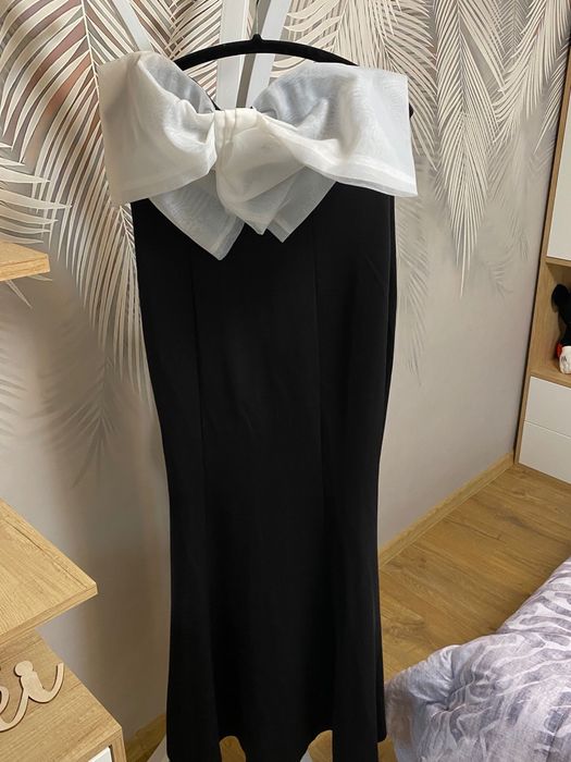 Vînd rochie elegantă