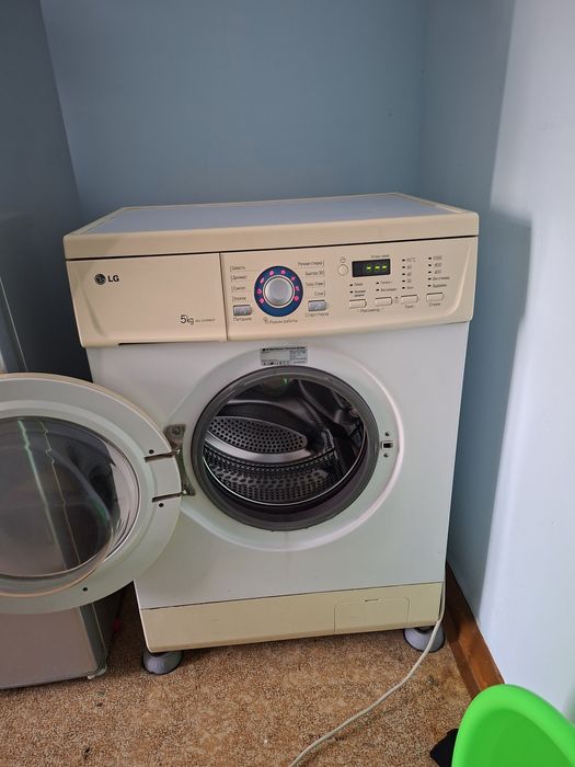 Прадаётся стиральная машинка