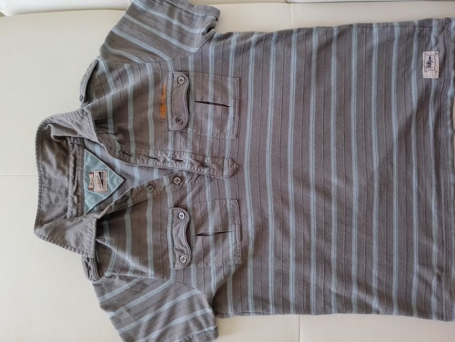 Vând tricou Tommy Hilfinger, produsul este original,marimea M.