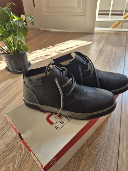 Продам зимний обувь