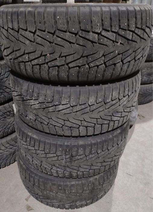 Продам б/у зимнюю резину Nokian Nordman 285/50 R20