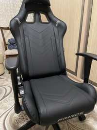 Игровое кресло DXRacer GC/LPF132LTC/N Prince.