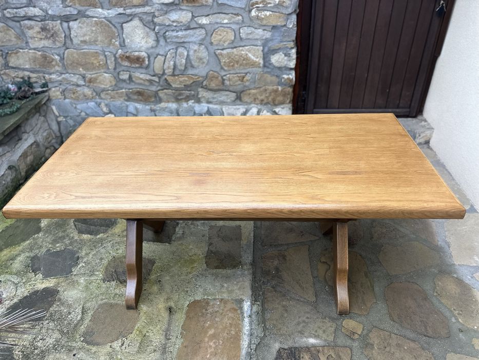 Масивна трапезна маса от дъб