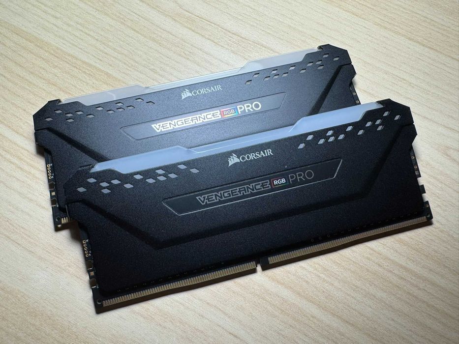 Corsair Vengeance RGB Pro - Kit 16GB (2x8) DDR4 3200