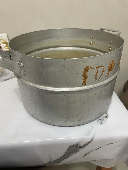 Продам алюминиевую кастрюлю 20 л