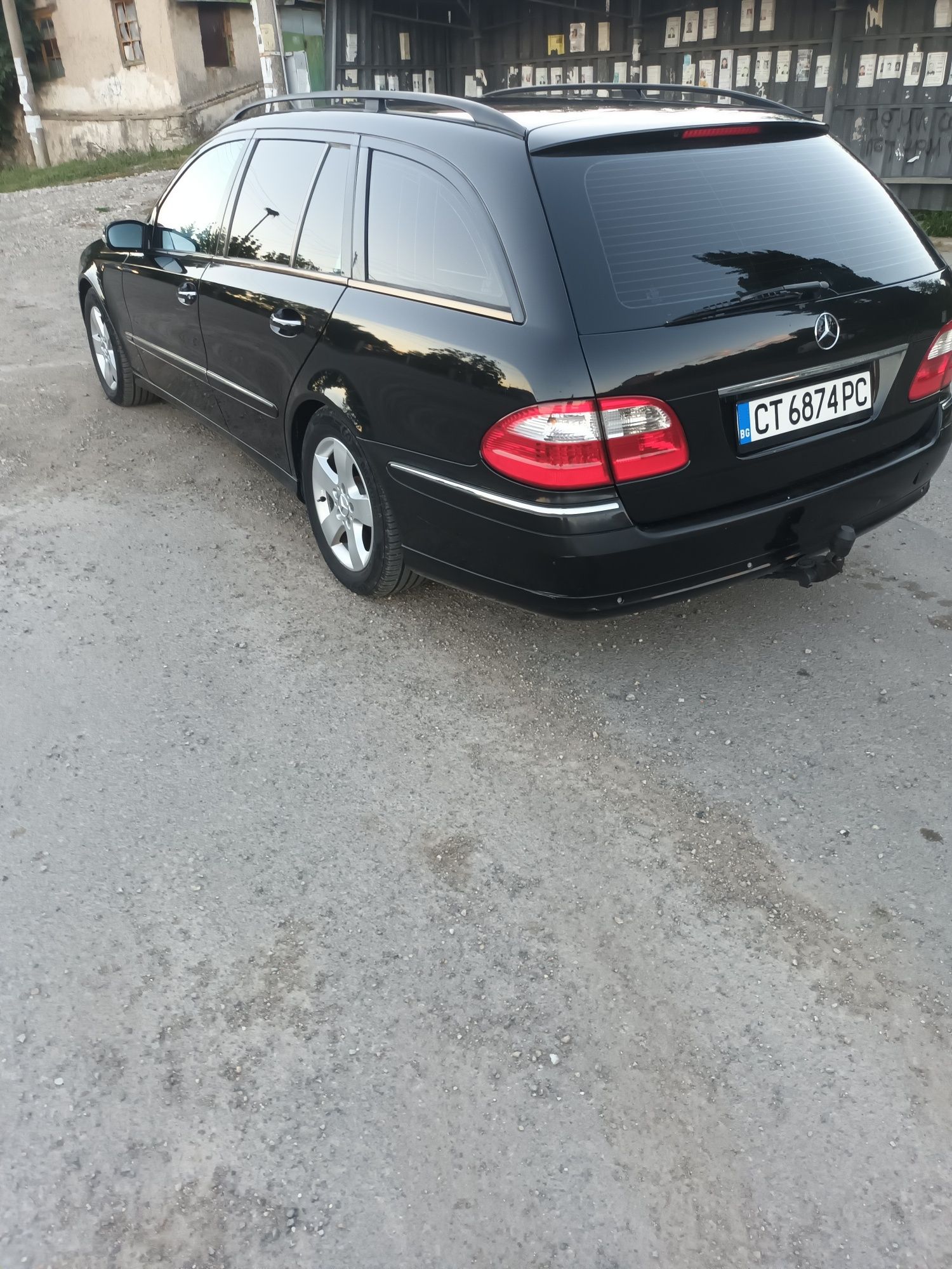Продавам Мерцедес Е 320 CDI.