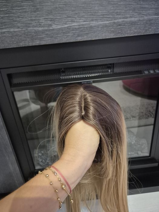NOU Peruca blonda cu radacini negre, culoare naturala