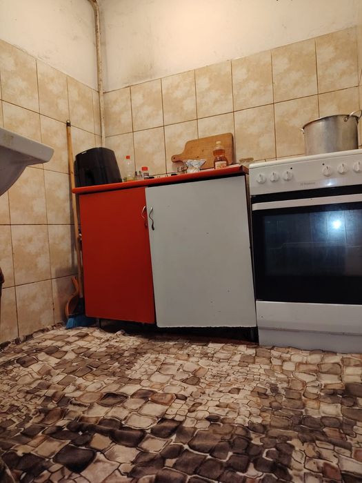 Vând apartament semidecomandat 2 camere