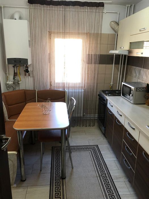 Închiriez apartament 2 camere