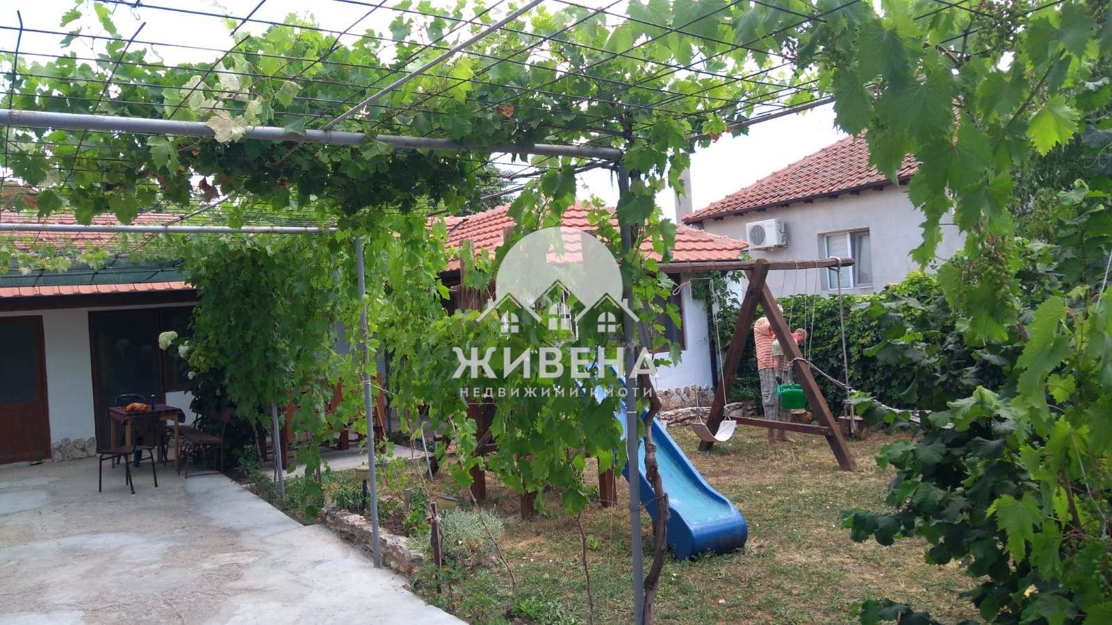 Къща в Добрич, област-с.Българево площ 180 цена 125000