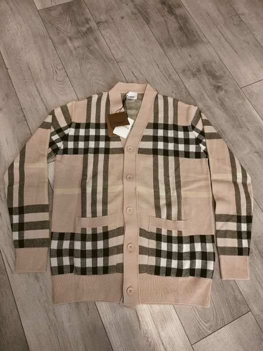 Pulover Burberry Premium 2025