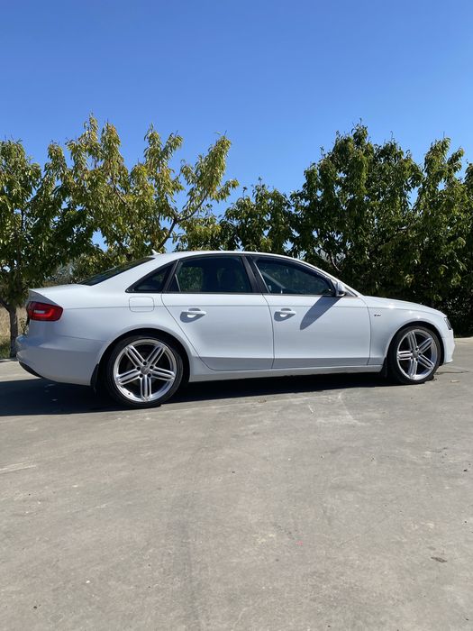 AUDI A4  B 8 S line 2015 Accept variante cu suv , platesc diferenta