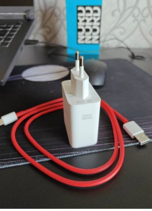 Продам зарядное устройства One plus