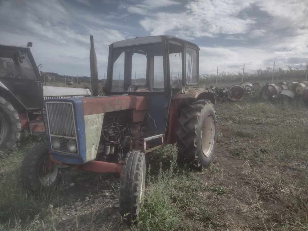 Dezmembrez Tractor Internaținal 523