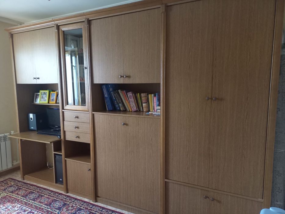 Продамподросковую стенку