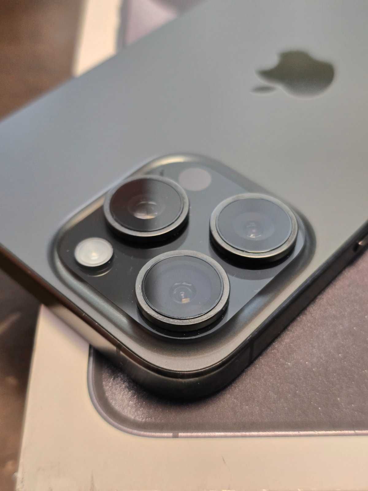 Apple iPhone 15 Pro Max 256GB - eSIM