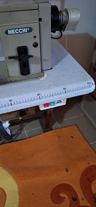 Vand masina de cusut profesionala