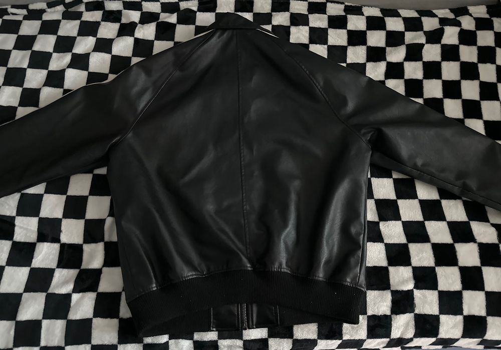Bershka кожено яке