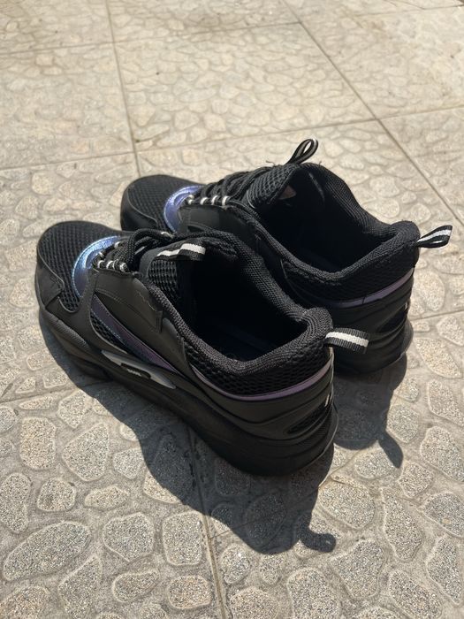 Dior B22  42-43.