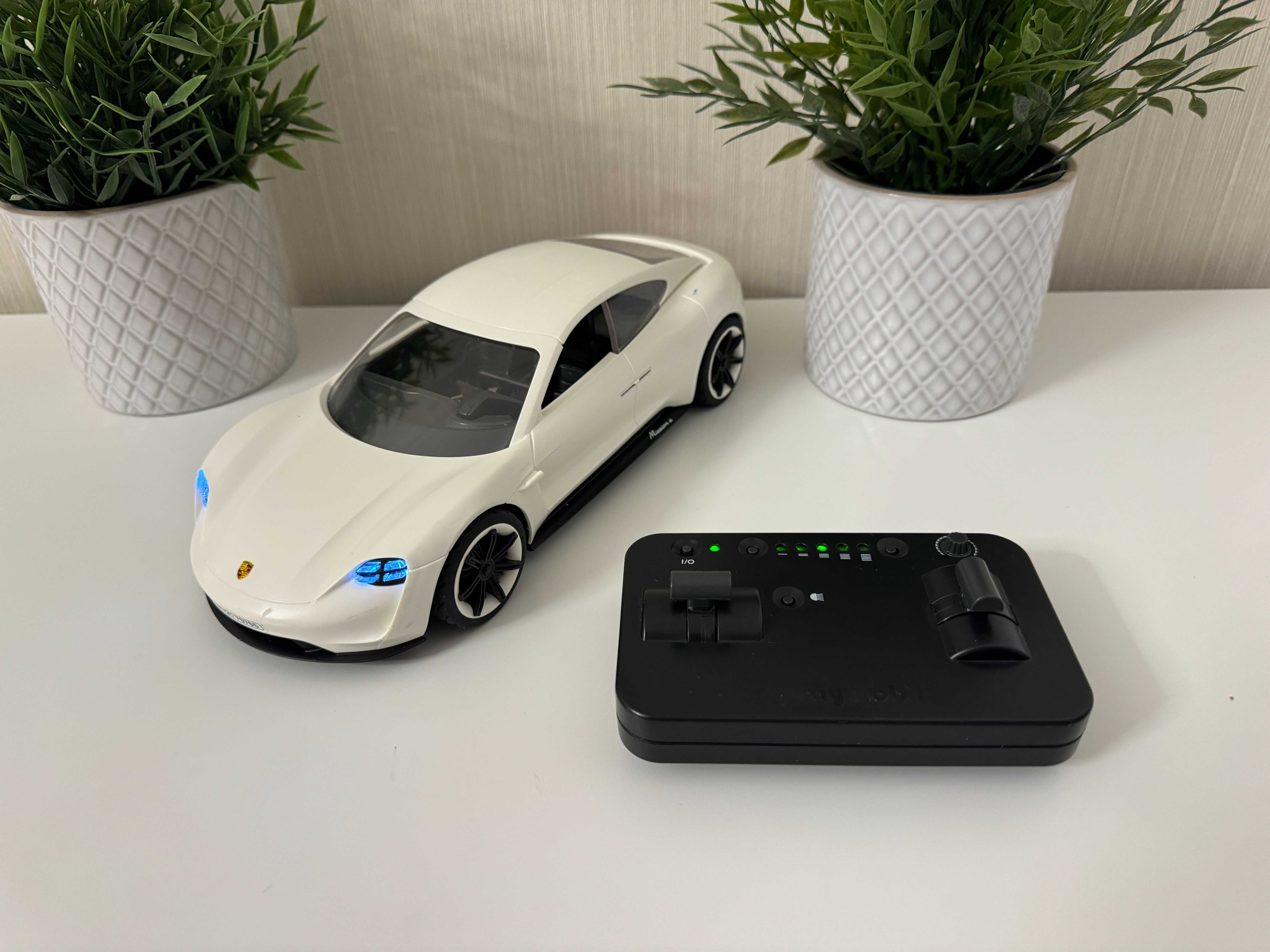 Masinuta cu telecomanda - Playmobil Porsche - Porsche Mission E