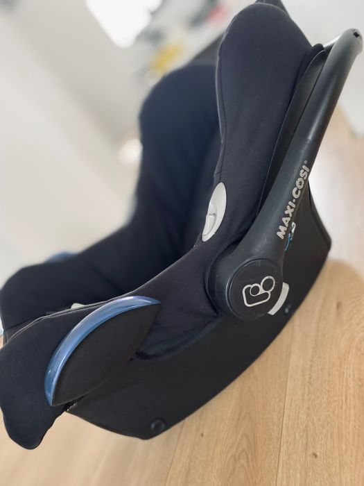 Бебешки стол maxi cost cabrio fix 0-13 kg.