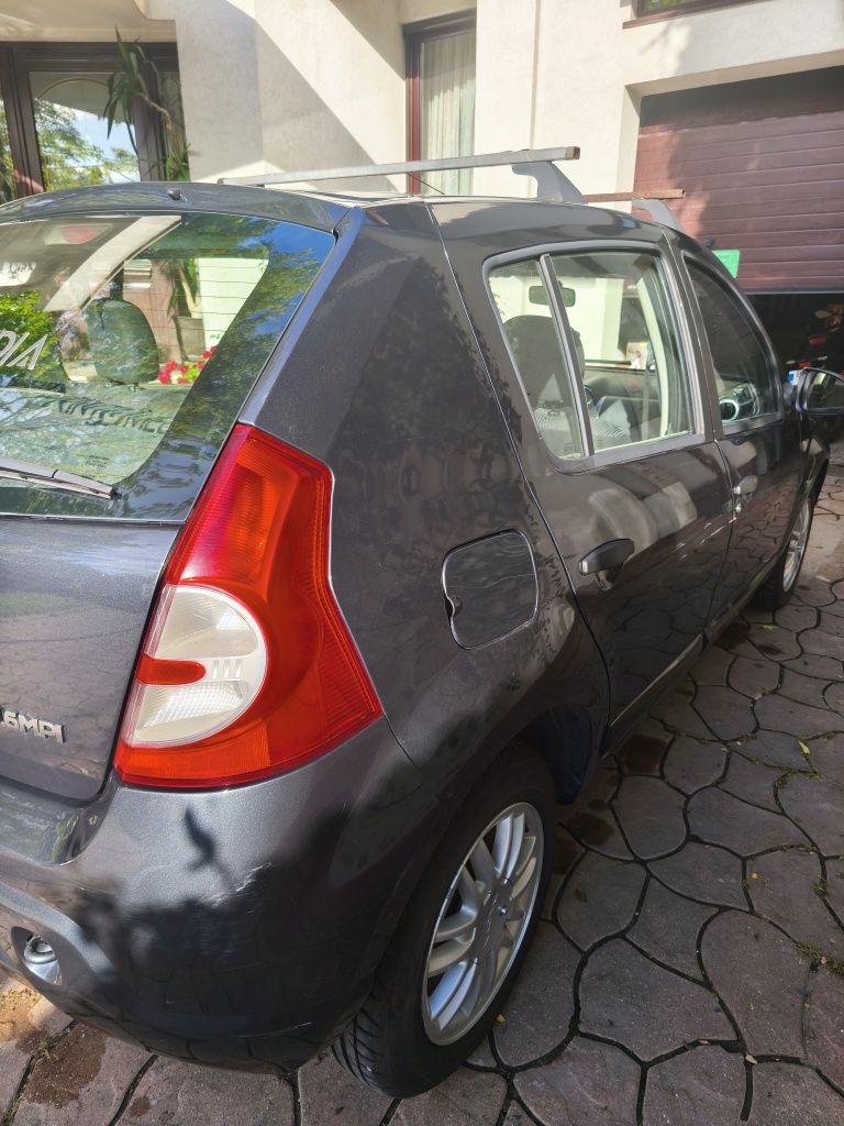 Dacia Sandero 1.6 16V 2009 • 210.000 km • Stare bună • 3.200 € neg.