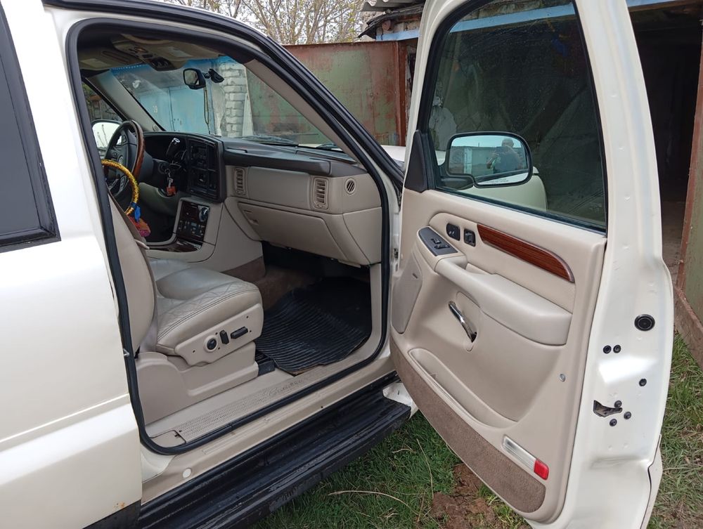 Продам Cadilac Escalade 2005 г