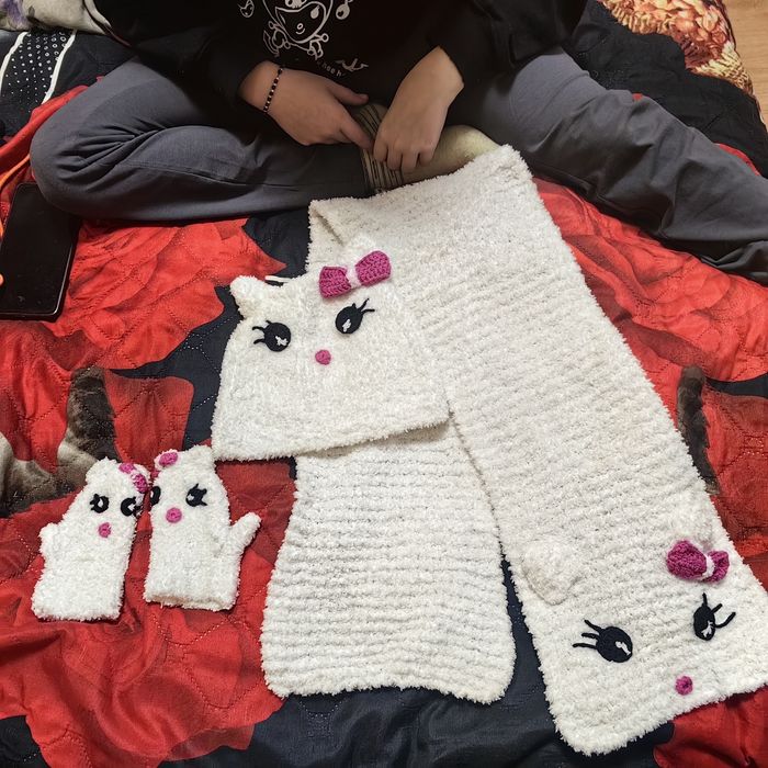 Детски зимни шапки, ръкавици и комплектчета