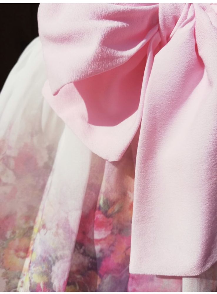 Rochie eleganta fetite, nouă, cu imprimeu floral si cordon roz