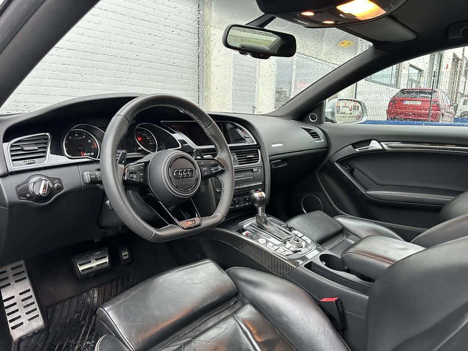 Audi RS5 v8 4.2 benzina 550 cp