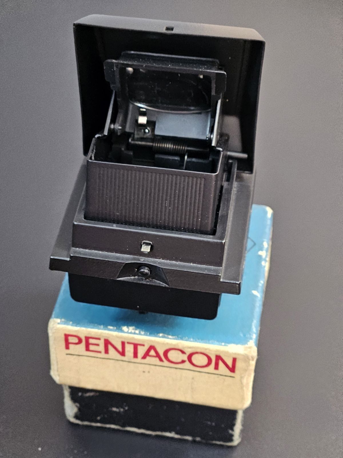Pentacon Six TL    .