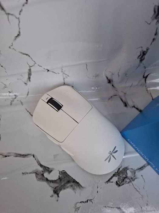 Игровая беспроводная мышь. новая