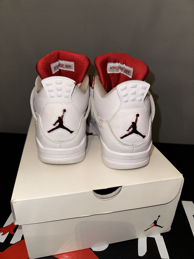 Jordan 4 metalic red 40,5