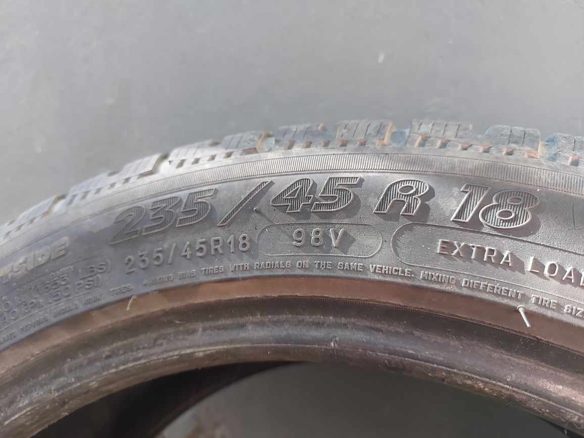 235/45/18 зимни Michelin- 4бр