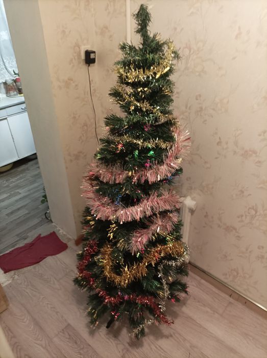 Ёлка новогодняя с подсветкой