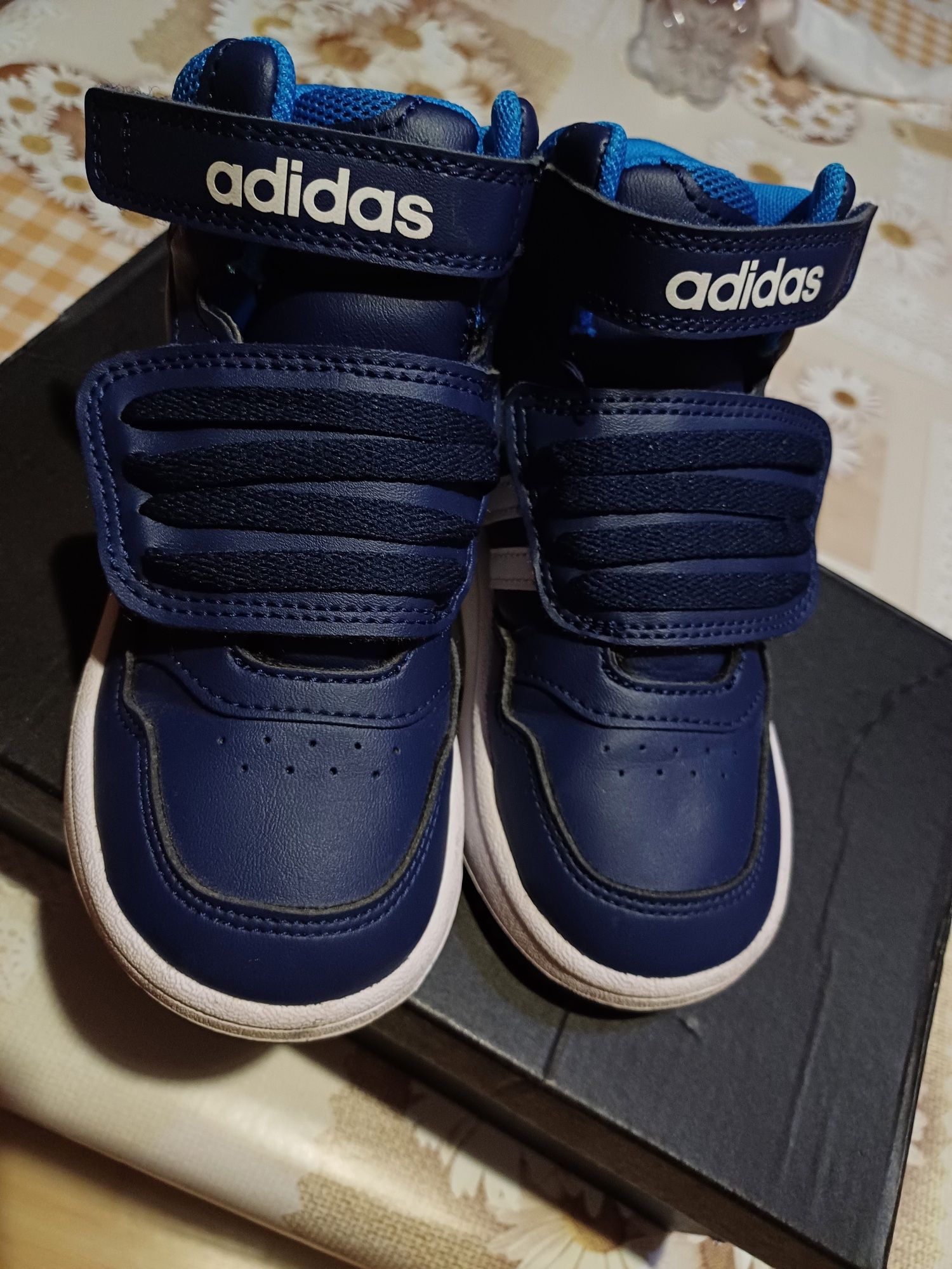 Маратонки Adidas, # 25