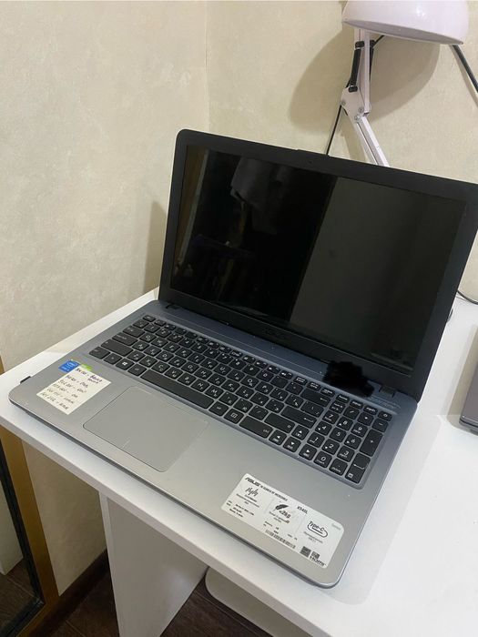 Продаю ноутбук ASUS