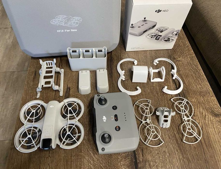 DJI Neo селфи-дрон