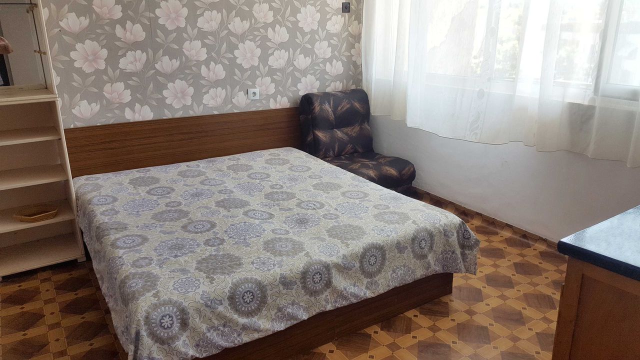 Дава се под наем Едностаен апартамент в Перник, Център - 55 кв.м за 280.5 € - Снимка #13
