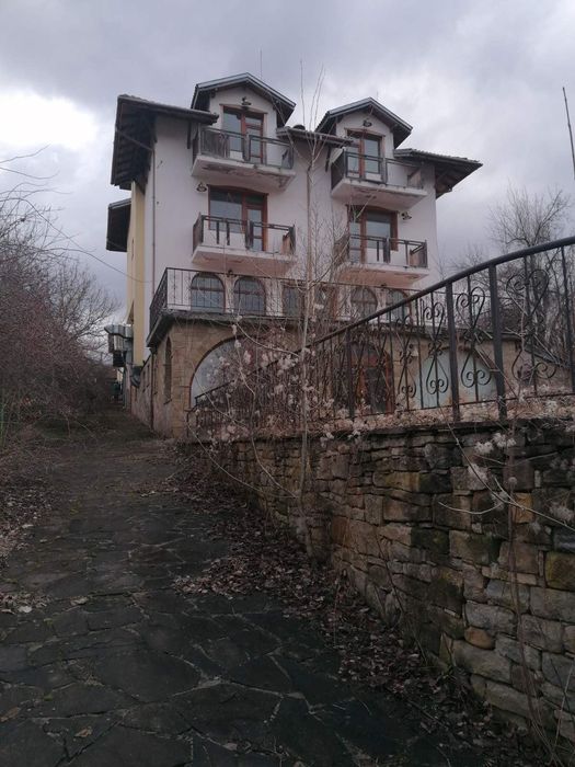 Хотел в Габрово, област- площ 461 цена 240000